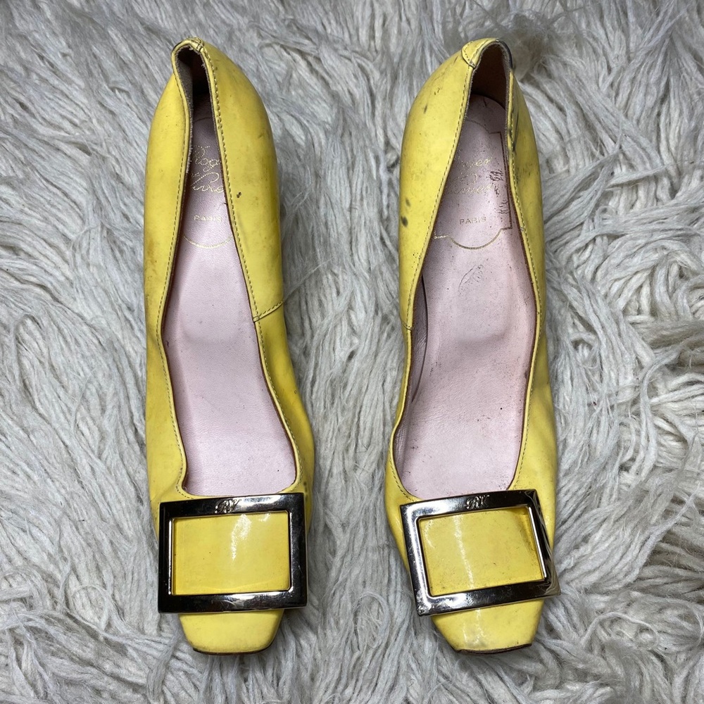 Authentic ROGER VIVIER patent leather classic logo shoes